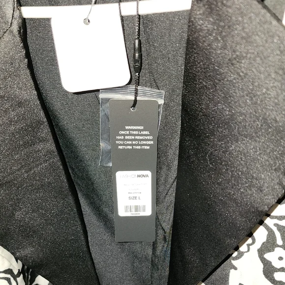 NWT/ Floral Black and White Women's Suit - Picture 6 of 7